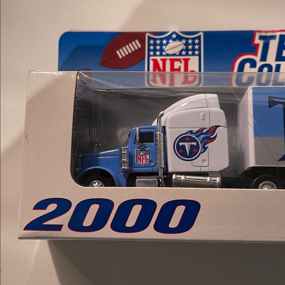 Vintage preowned,unopened,Tennessee Titans Limited Edition Collectible Set. NWT